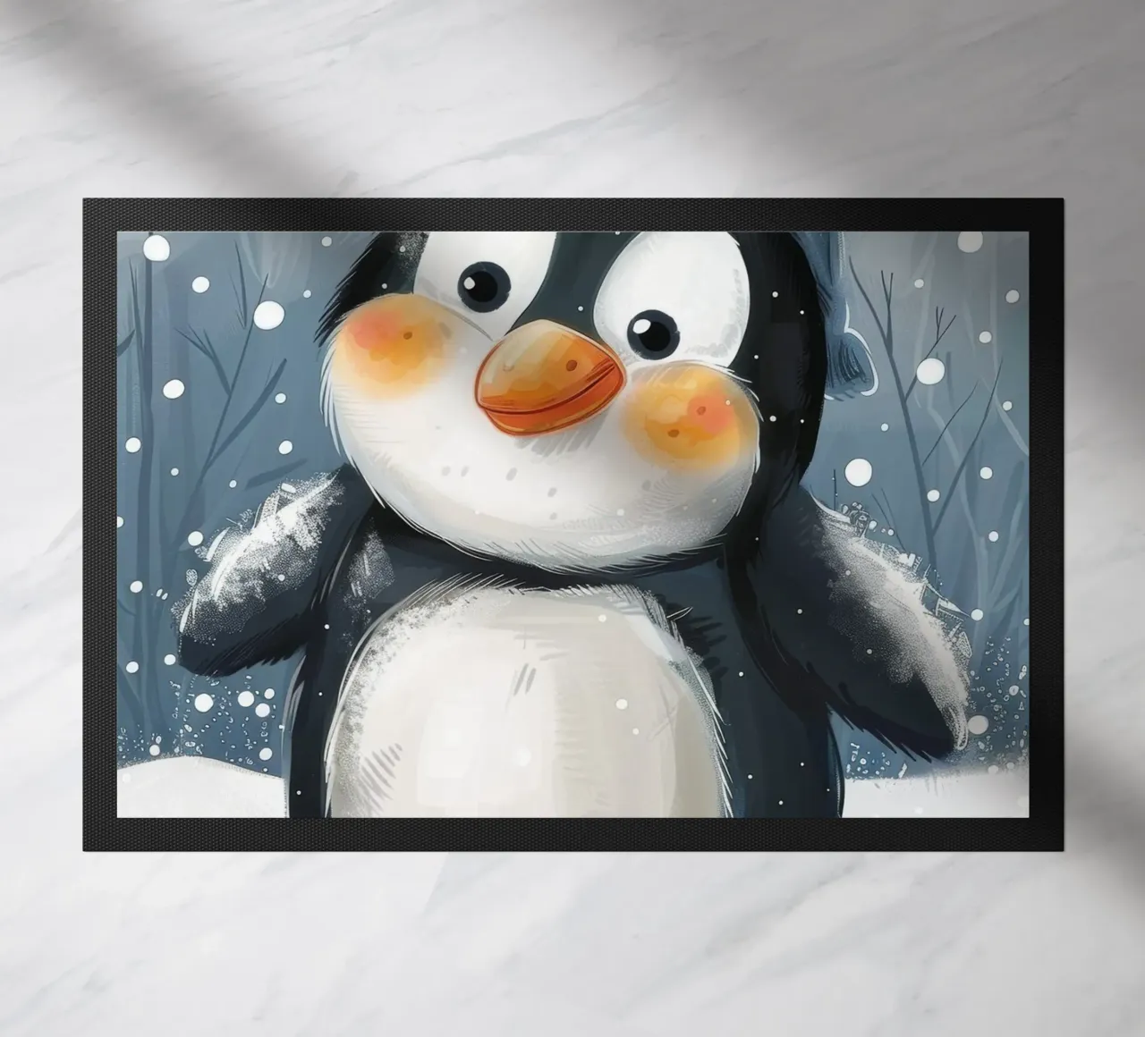 Un simpatico pinguino sguazza nella neve in un paese delle meraviglie invernale zerbino da DesignDoodle