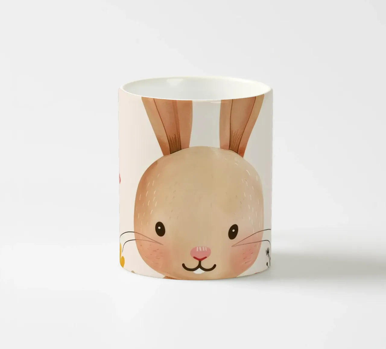 Coniglio stravagante in un giardino circondato da fiori tazza in ceramica da DesignDoodle
