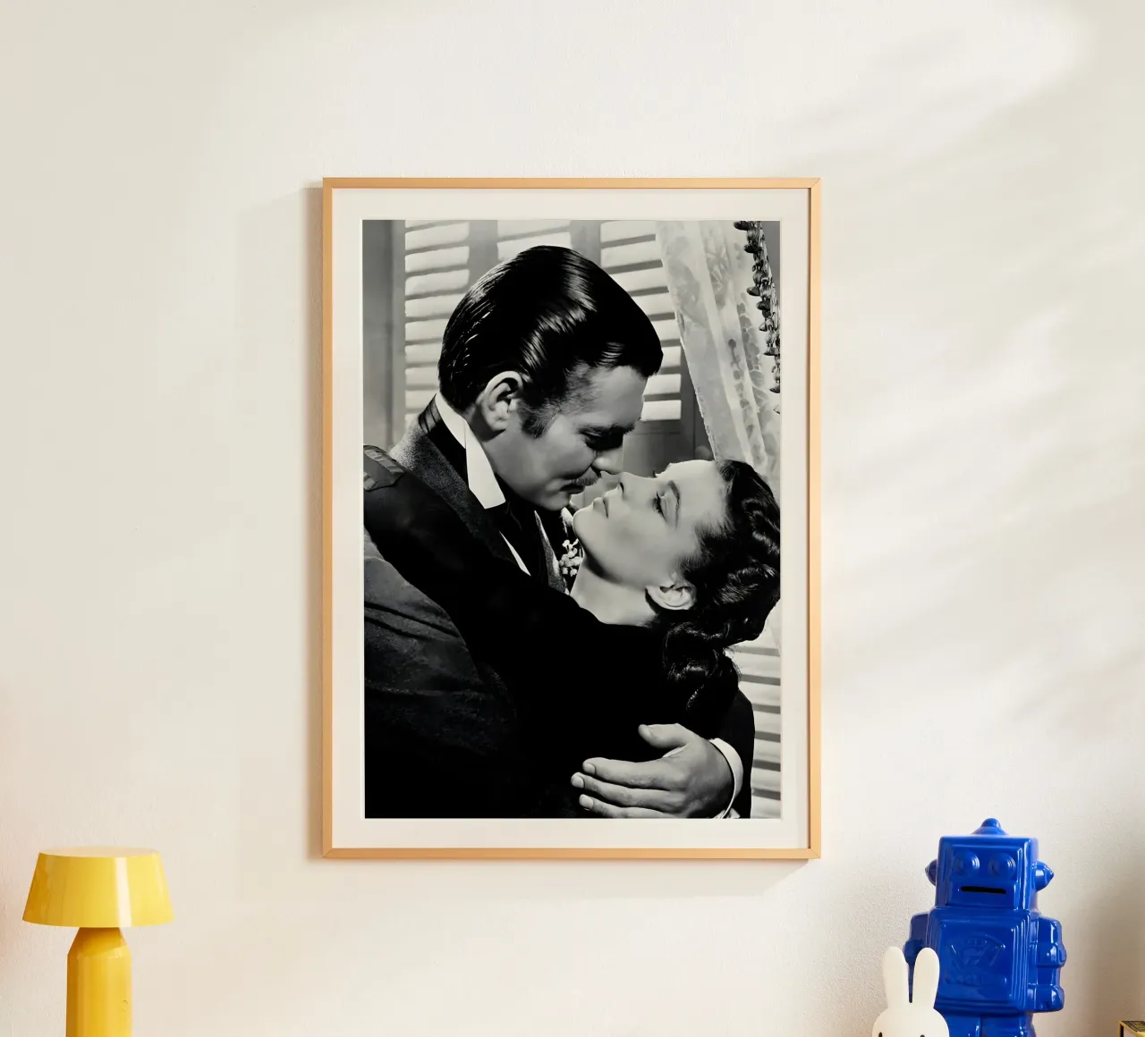 Rhett Butler and Scarlett O'Hara poster con telaio in legno da Low poly art