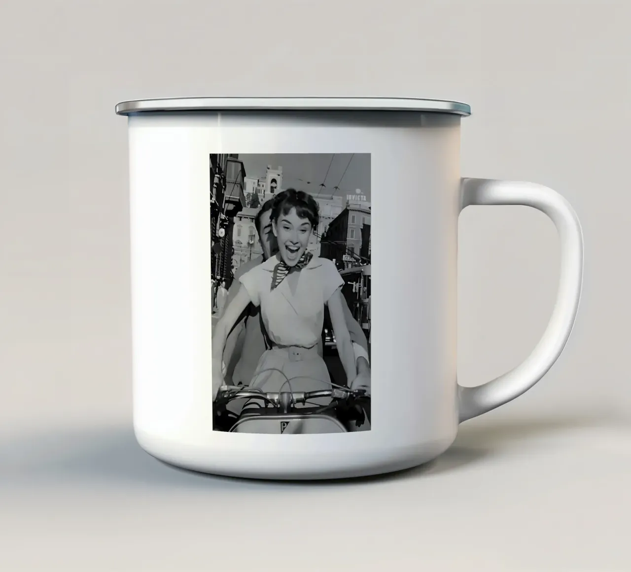 Audrey Hepburn, tazza in smalto da Low poly art