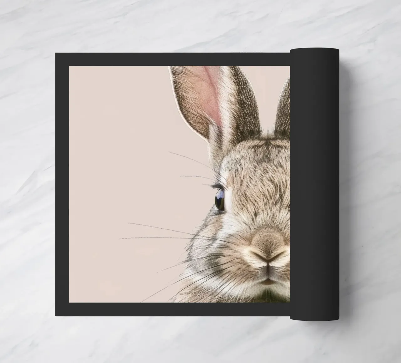 Coniglio di peluche con occhi espressivi su un'opera d'arte neutra zerbino da DesignDoodle