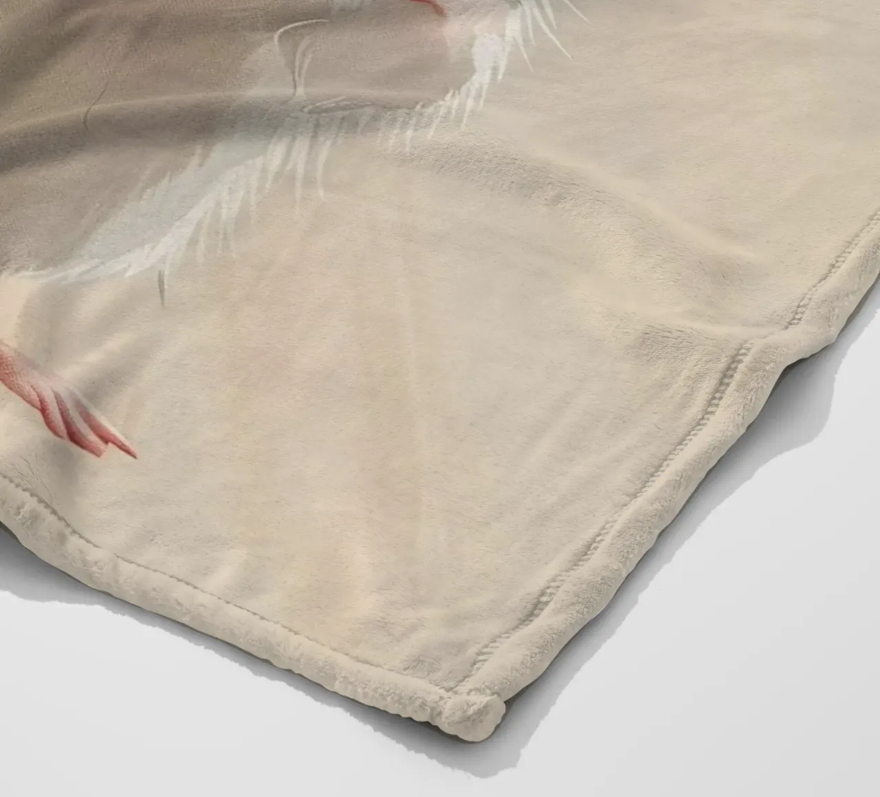 Il topo curioso sta in piedi in un ambiente luminoso coperta in pile da DesignDoodle