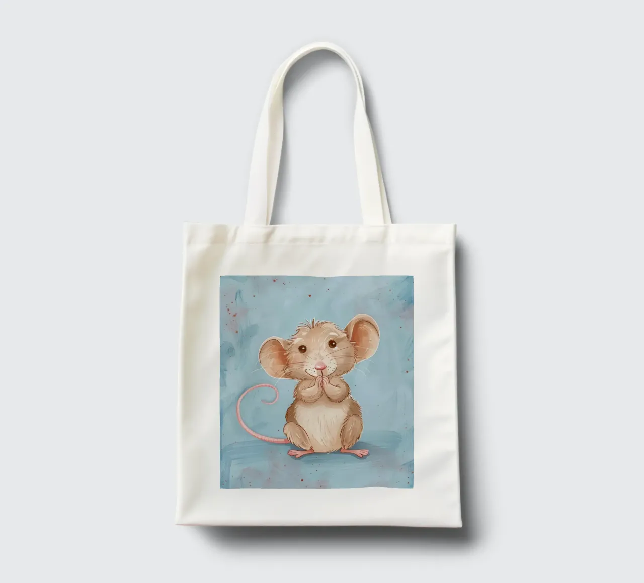 Un simpatico topo marrone con grandi orecchie siede con le zampe unite borsa in juta da DesignDoodle