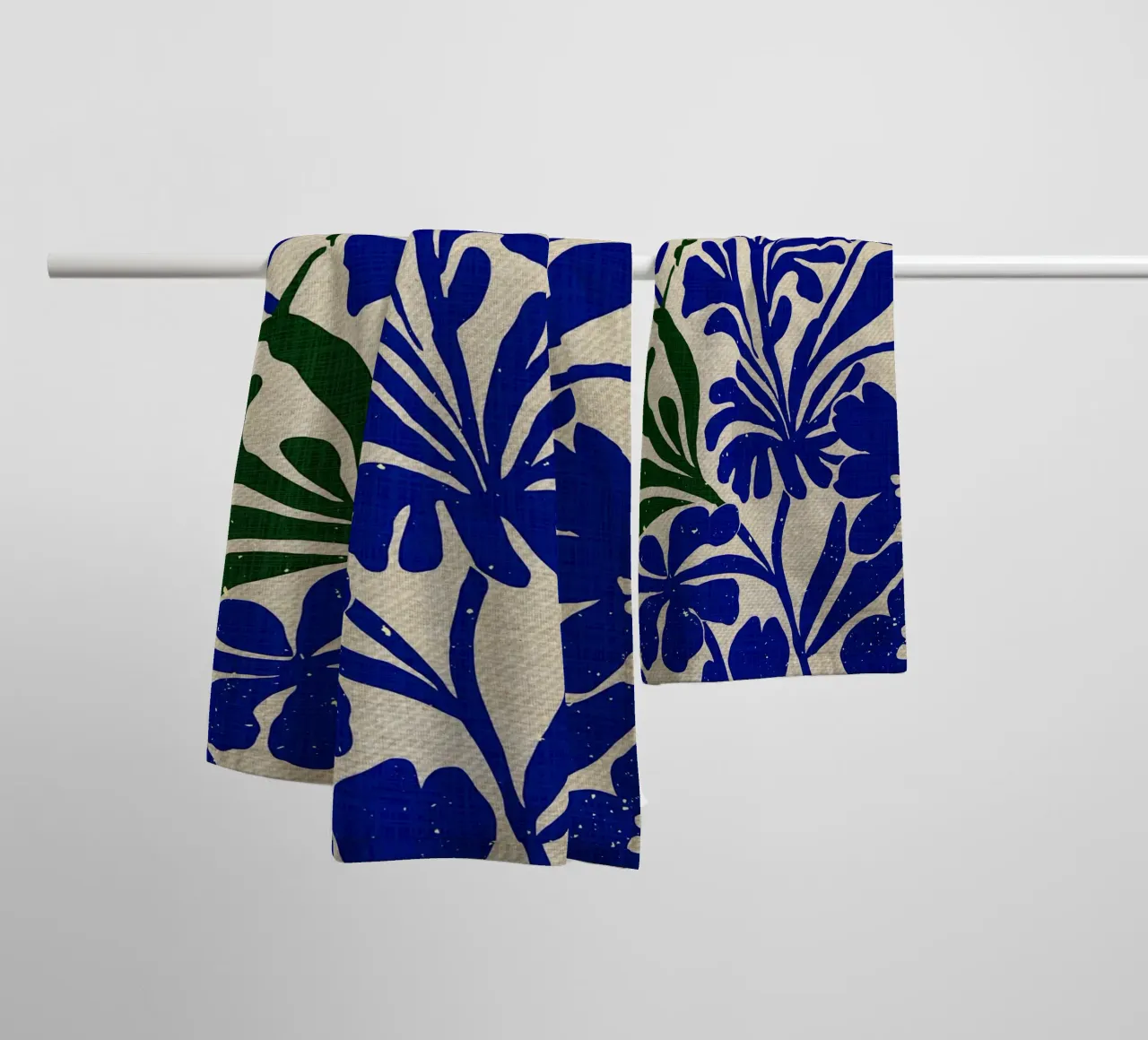 Design del giardino blu indaco asciugamano da bagno da Providence Mbabazi Studio