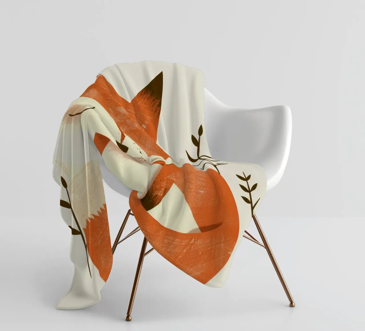 Simpatica volpe che si rilassa tra le piante sotto un sole discreto coperta in pile da DesignDoodle