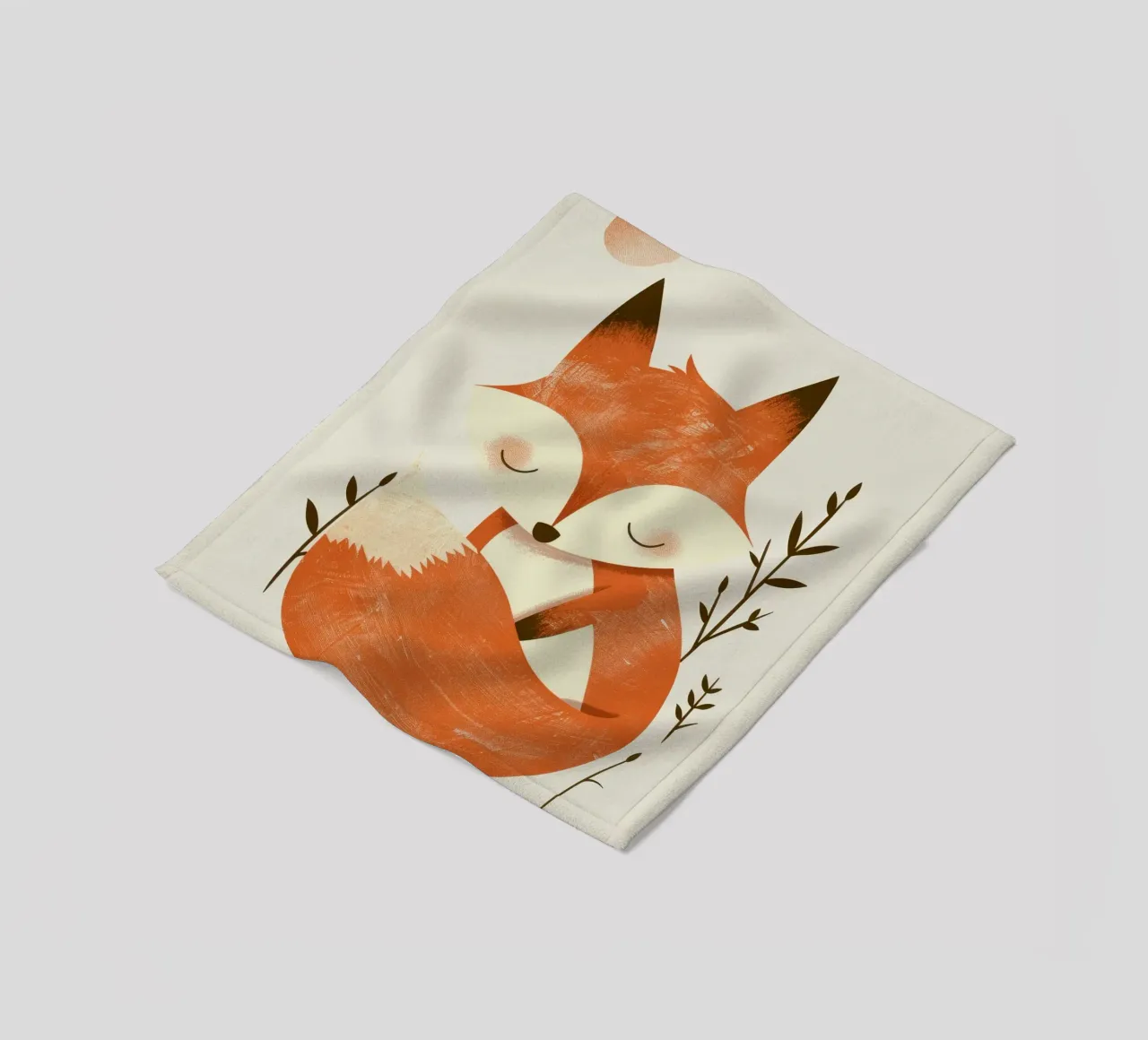 Simpatica volpe che si rilassa tra le piante sotto un sole discreto coperta in pile da DesignDoodle