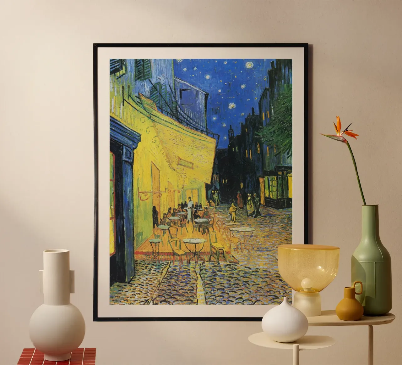 Terrazza di un caffè di notte di Vincent van Gogh - Caffè di notte stellato poster con telaio in plastica da Art History