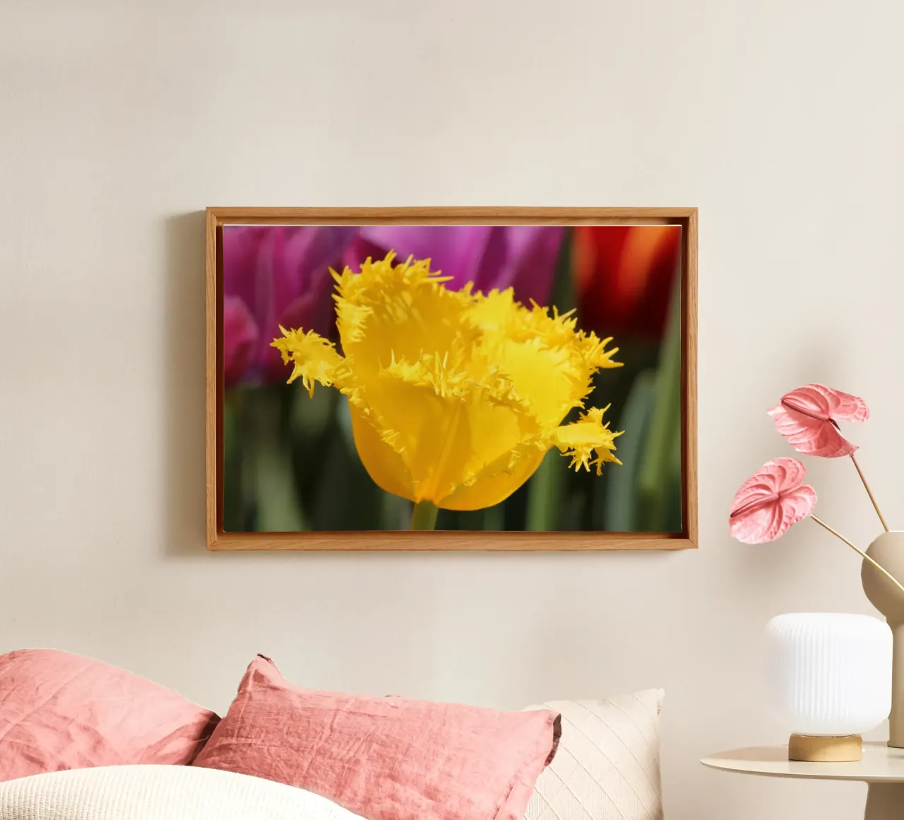 Sussurri di tulipani tela con Cornice a cassetta da Bold Blooms
