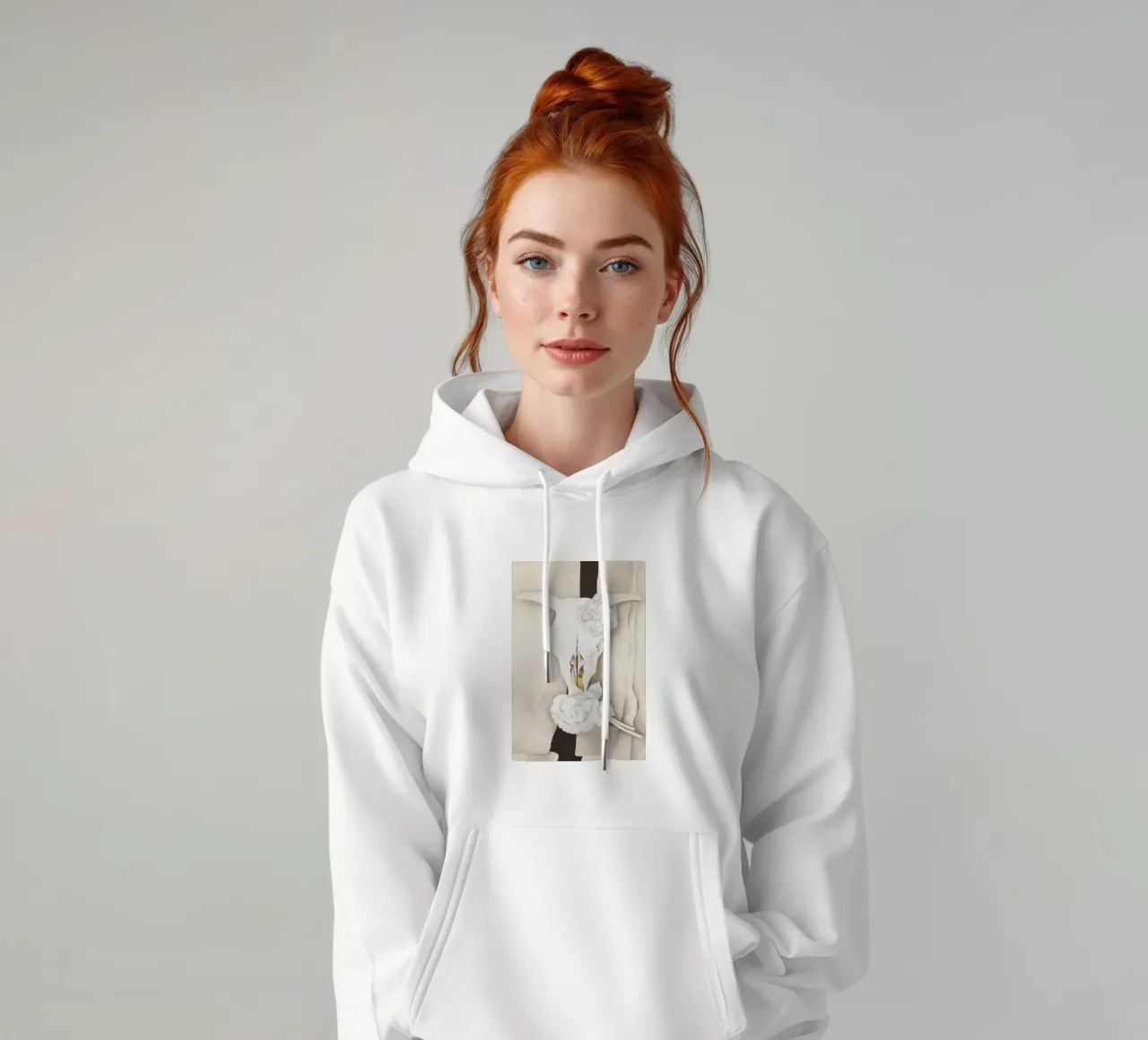 Teschio di mucca con rose di Calico di Georgia O'Keeffe felpa con cappuccio da Classic Art Prints