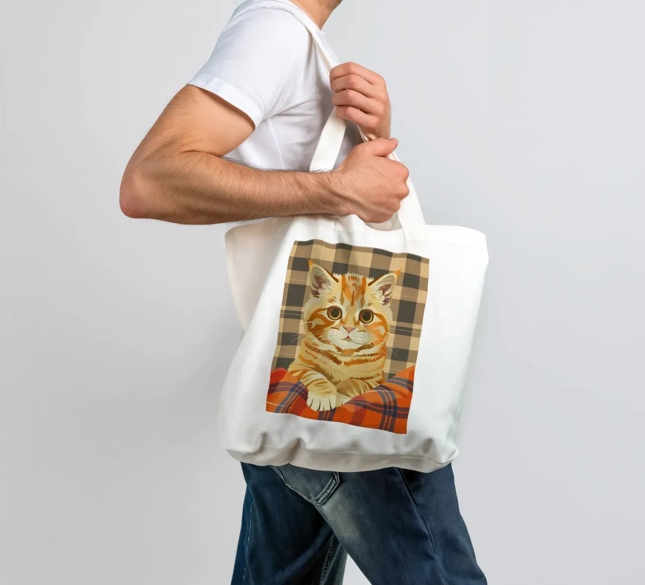 Gatto soriano arancione riposa comodamente su una coperta a quadri borsa in juta da DesignDoodle