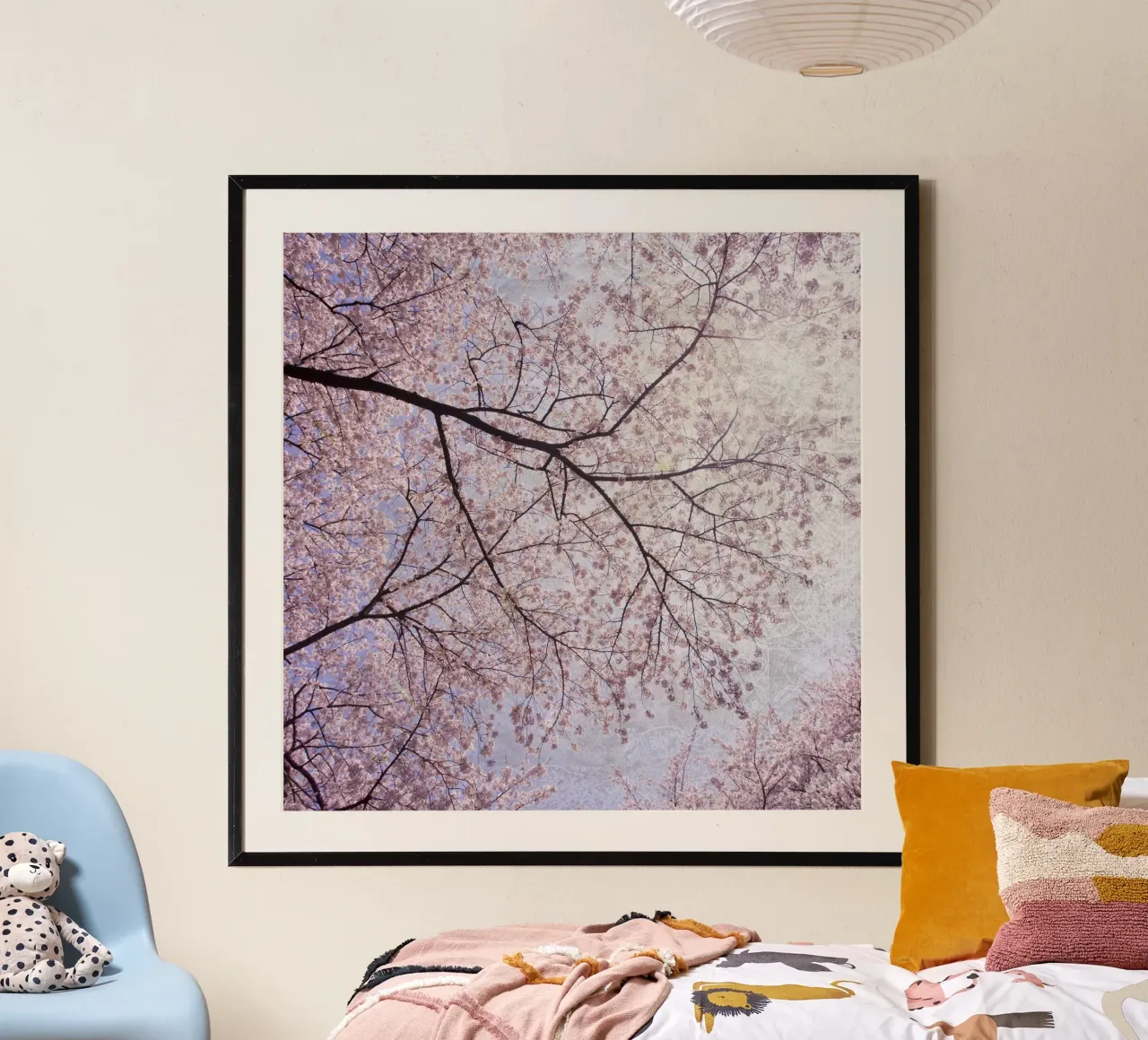 Il respiro di Sakura poster con telaio in legno da Bold Blooms