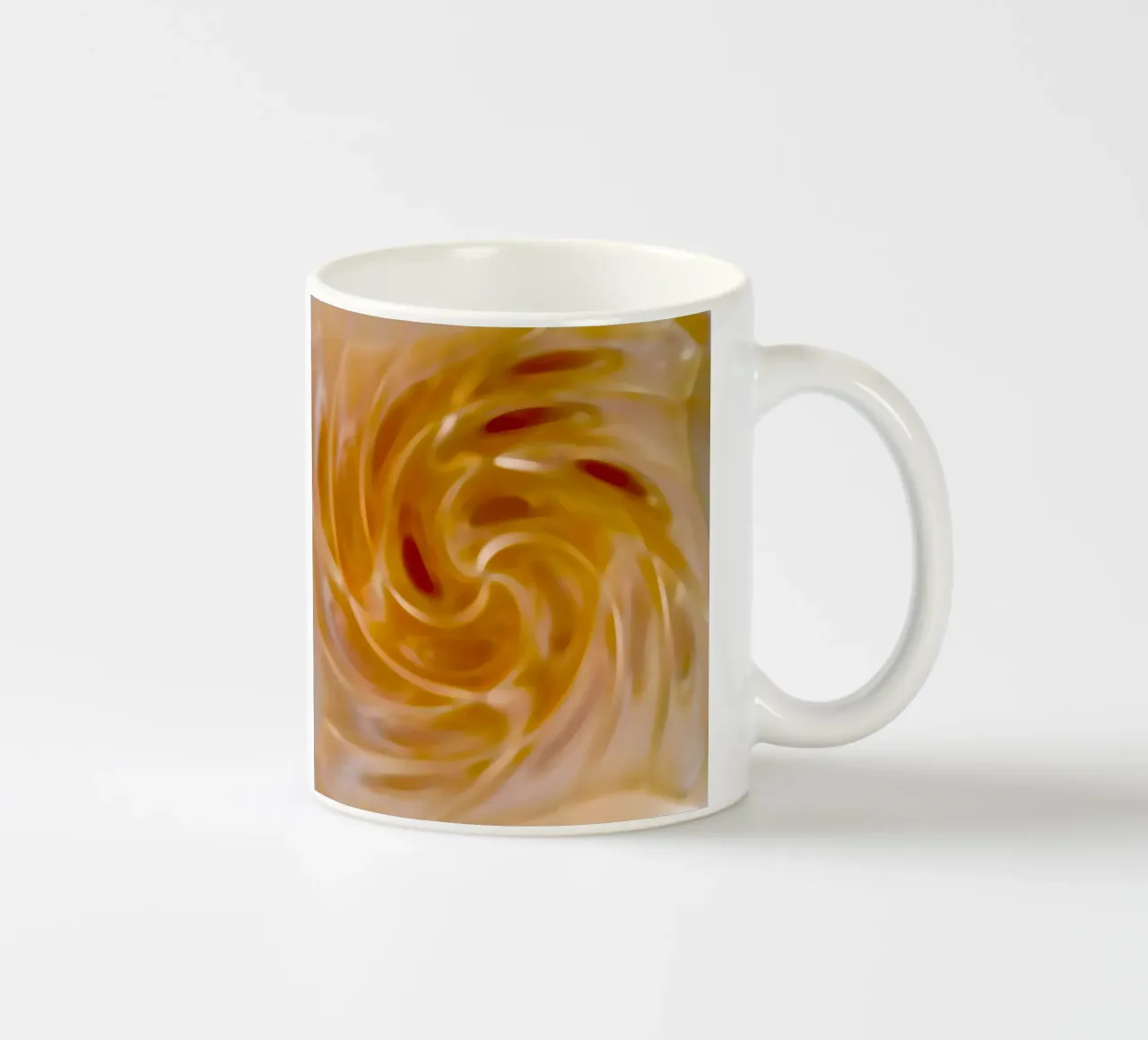 Spirale sfocata in colori caramello tazza in ceramica da Gürsel Yesil Digital Art
