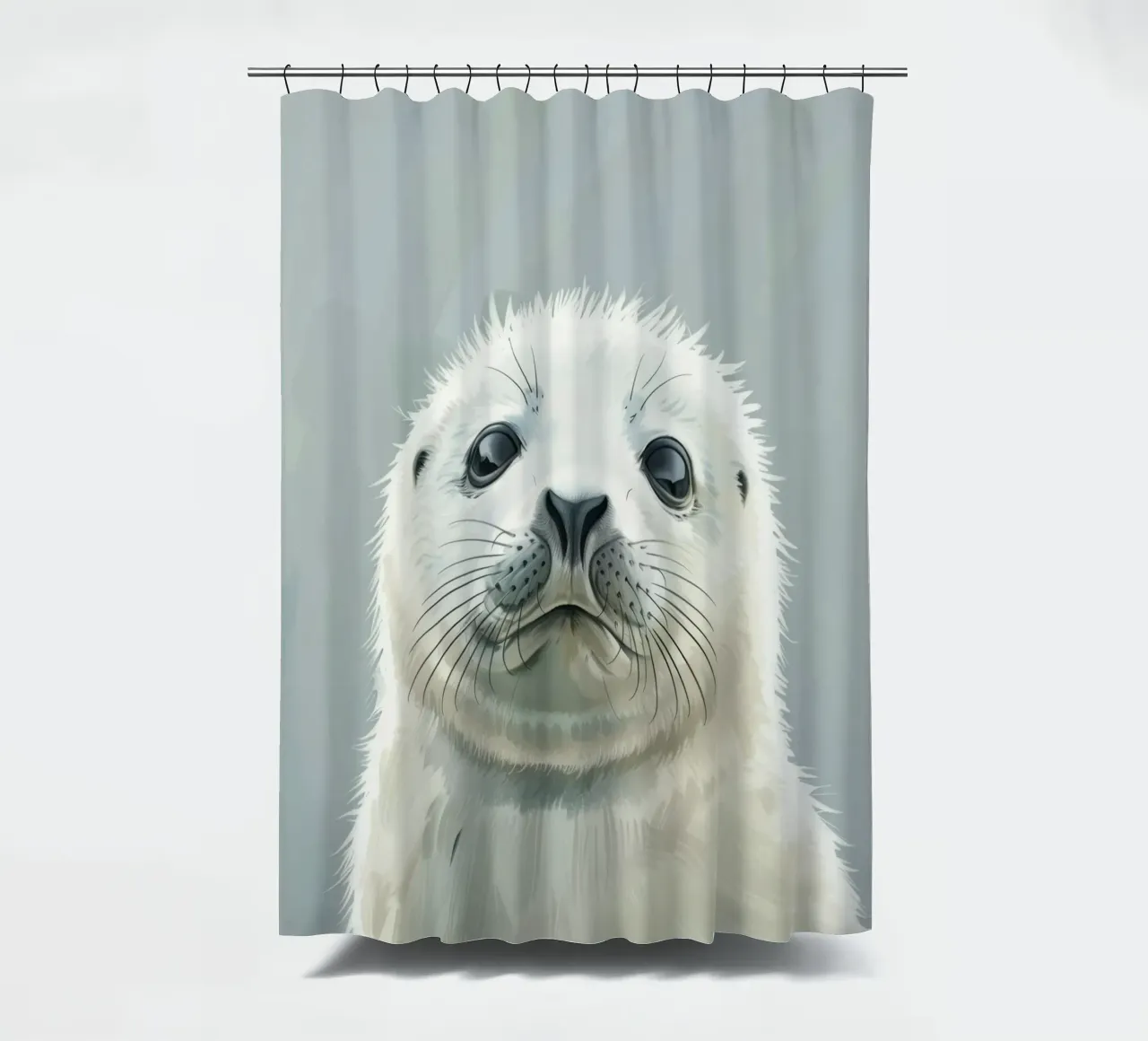 Porträt einer jungen Robbe, die neugierig mit einem weichen Duschvorhang von DesignDoodle