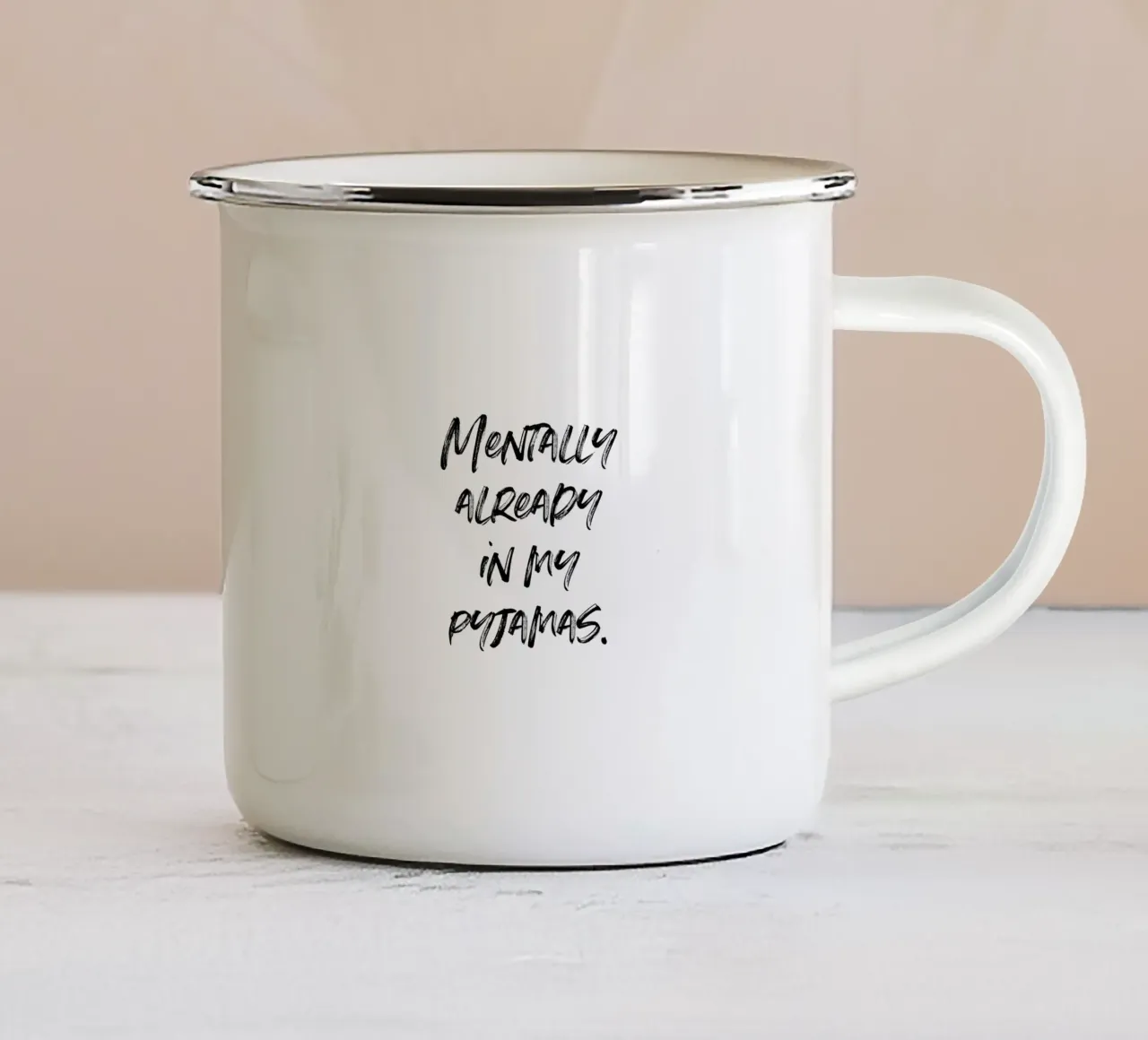Mentally in my pyjamas | minimalistic design | typography tazza in smalto da just typo