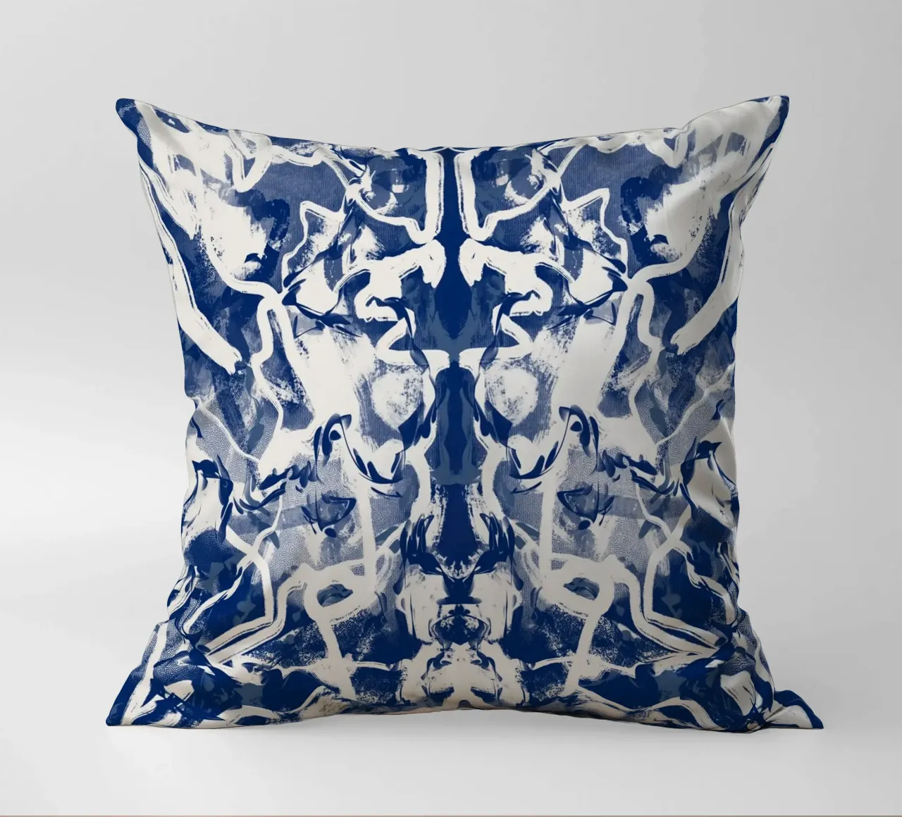 Cina blu rorschach 04 cuscino da Little Dean