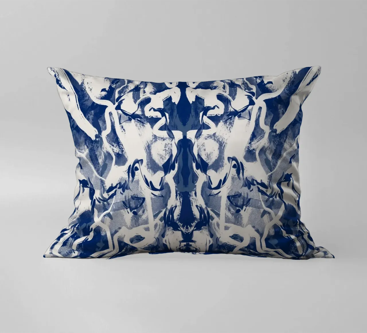 Cina blu rorschach 04 cuscino da Little Dean