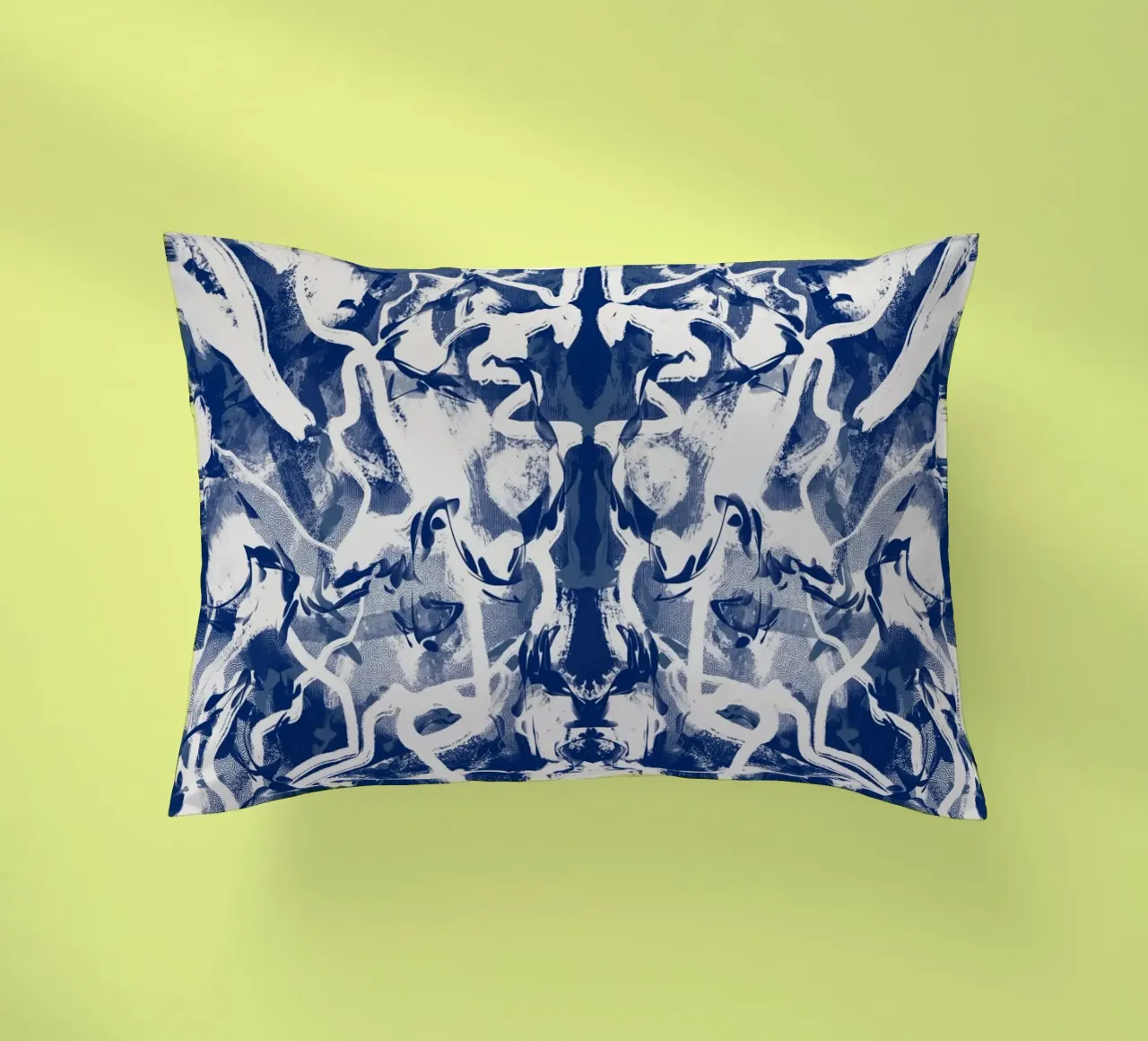Cina blu rorschach 04 cuscino da Little Dean