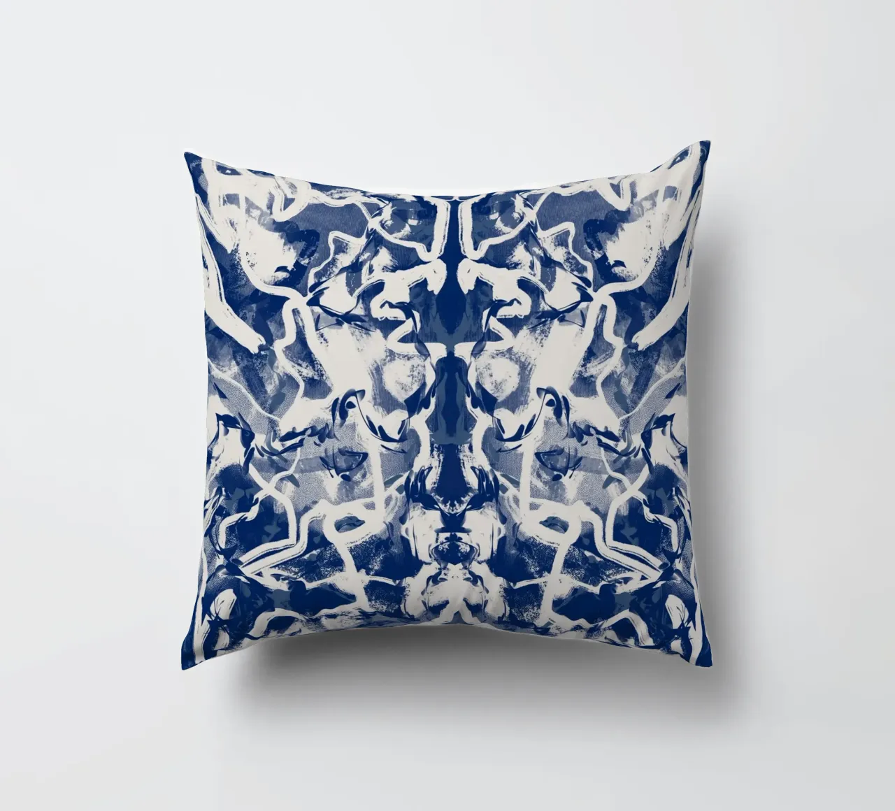 Cina blu rorschach 04 cuscino da Little Dean