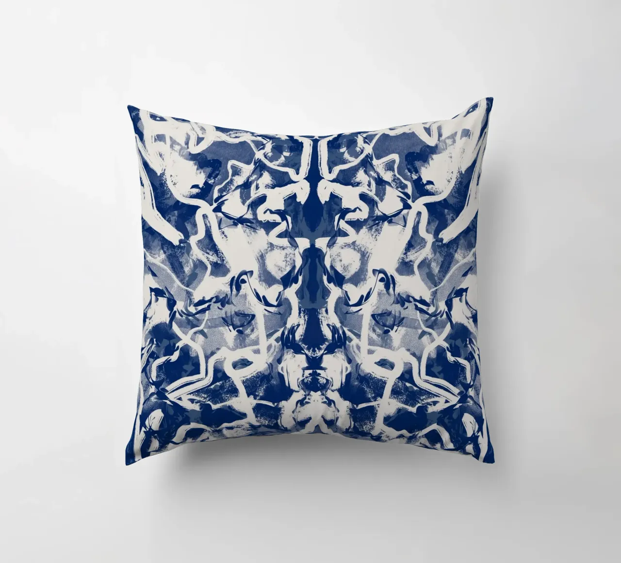 Cina blu rorschach 04 cuscino da Little Dean