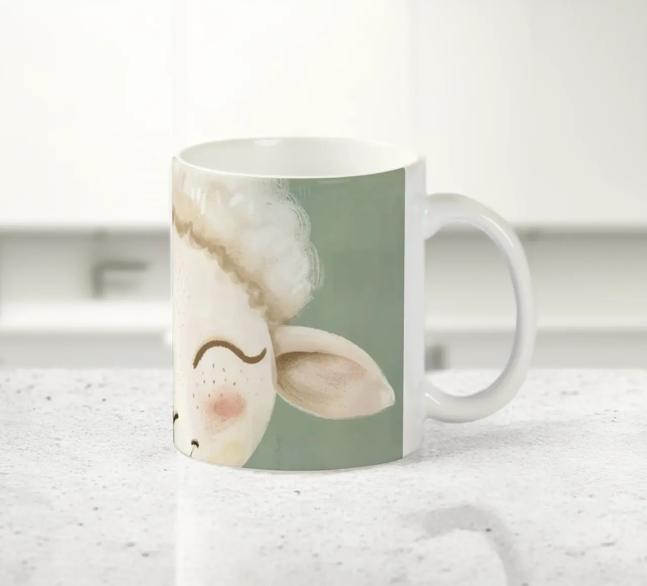 Carino cartone animato pecora sorridente con lana soffice tazza in ceramica da DesignDoodle
