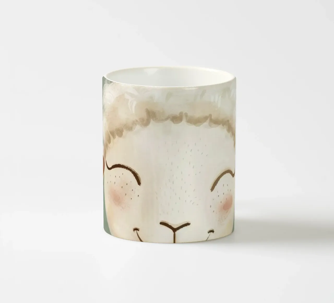 Carino cartone animato pecora sorridente con lana soffice tazza in ceramica da DesignDoodle