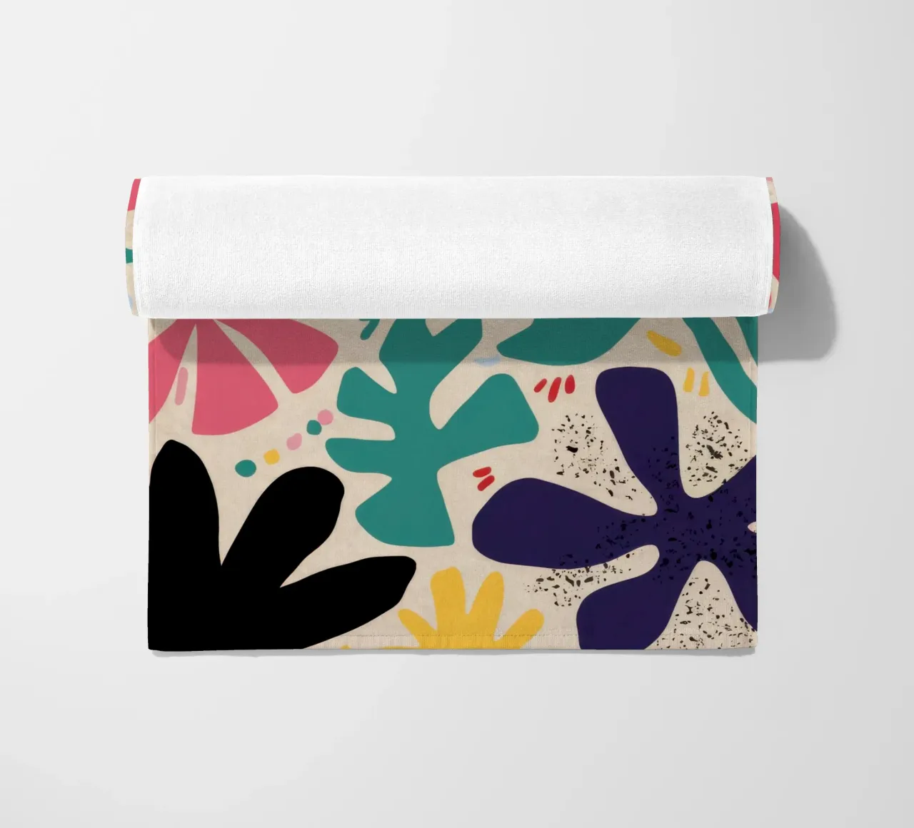 Abstracte Bloemen Symfonie strandhanddoek van Veil Maya