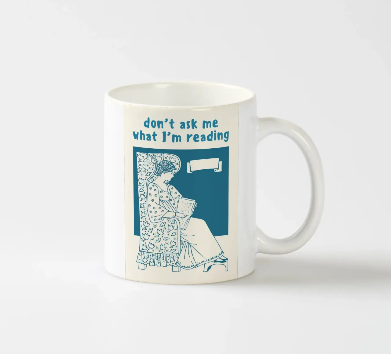 "Frag mich nicht, was ich lese" Retro-Lesekunst Keramik Tasse von vintagepod