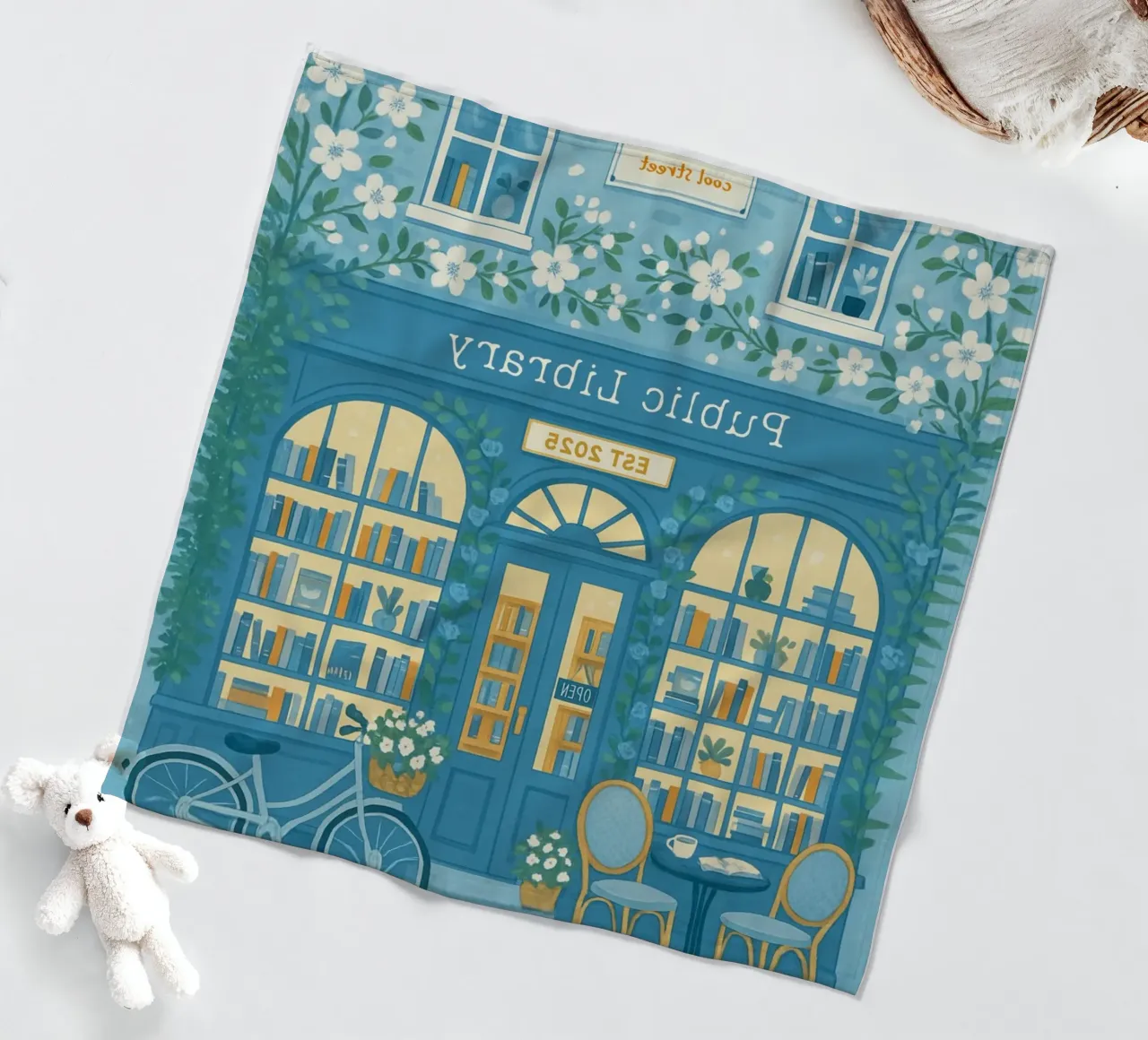 "Openbare bibliotheek: Frisse start" Blauw-witte bloemsierkunst fleecedeken van vintagepod