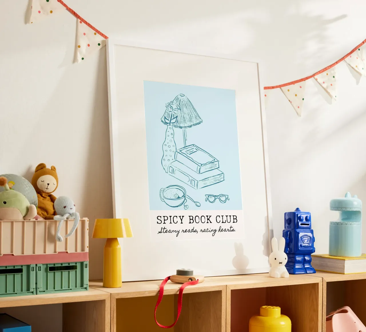 Club del libro piccante - Letture appassionate e poster per cuori in corsa poster con telaio in plastica da vintagepod