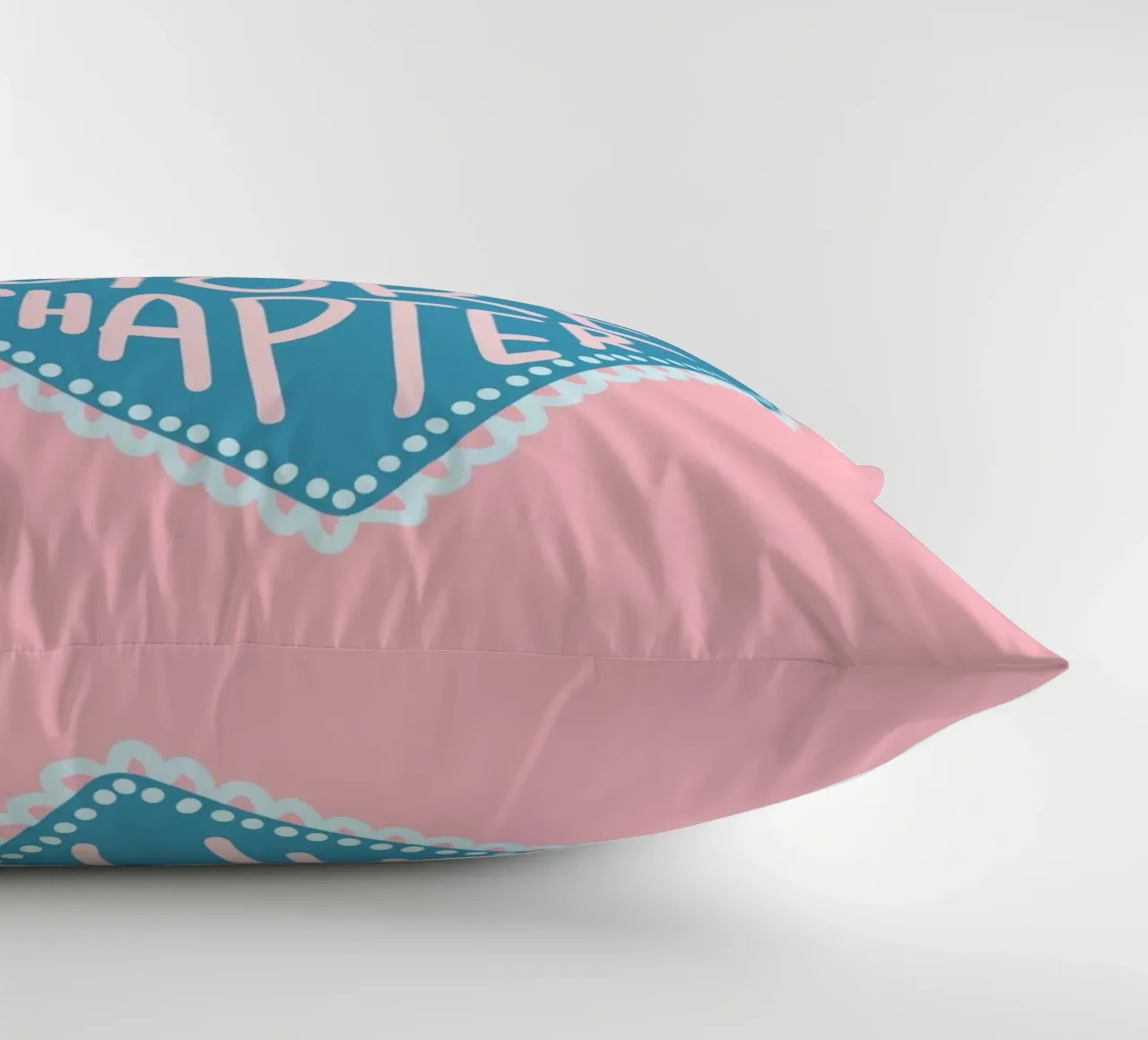 Affiche de lecture "Un chapitre de plus" en forme de cœur coussin de vintagepod