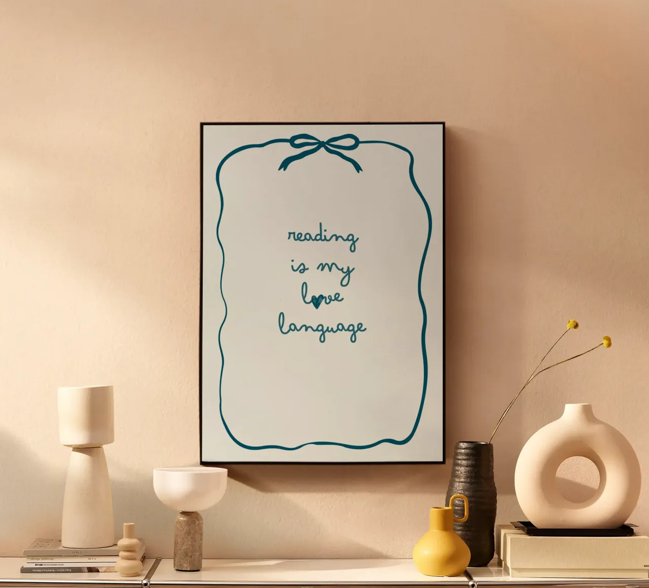 Affiche "Reading Is My Love Language" (La lecture est ma langue d'amour) avec nœud bleu plexiglas de vintagepod