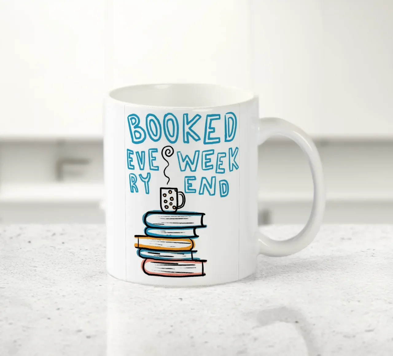 Affiche "Booked Every Weekend" pour une lecture confortable mug en céramique de vintagepod