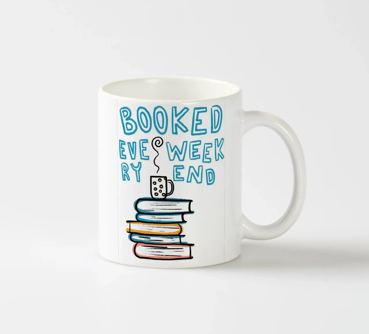 Affiche "Booked Every Weekend" pour une lecture confortable mug en céramique de vintagepod