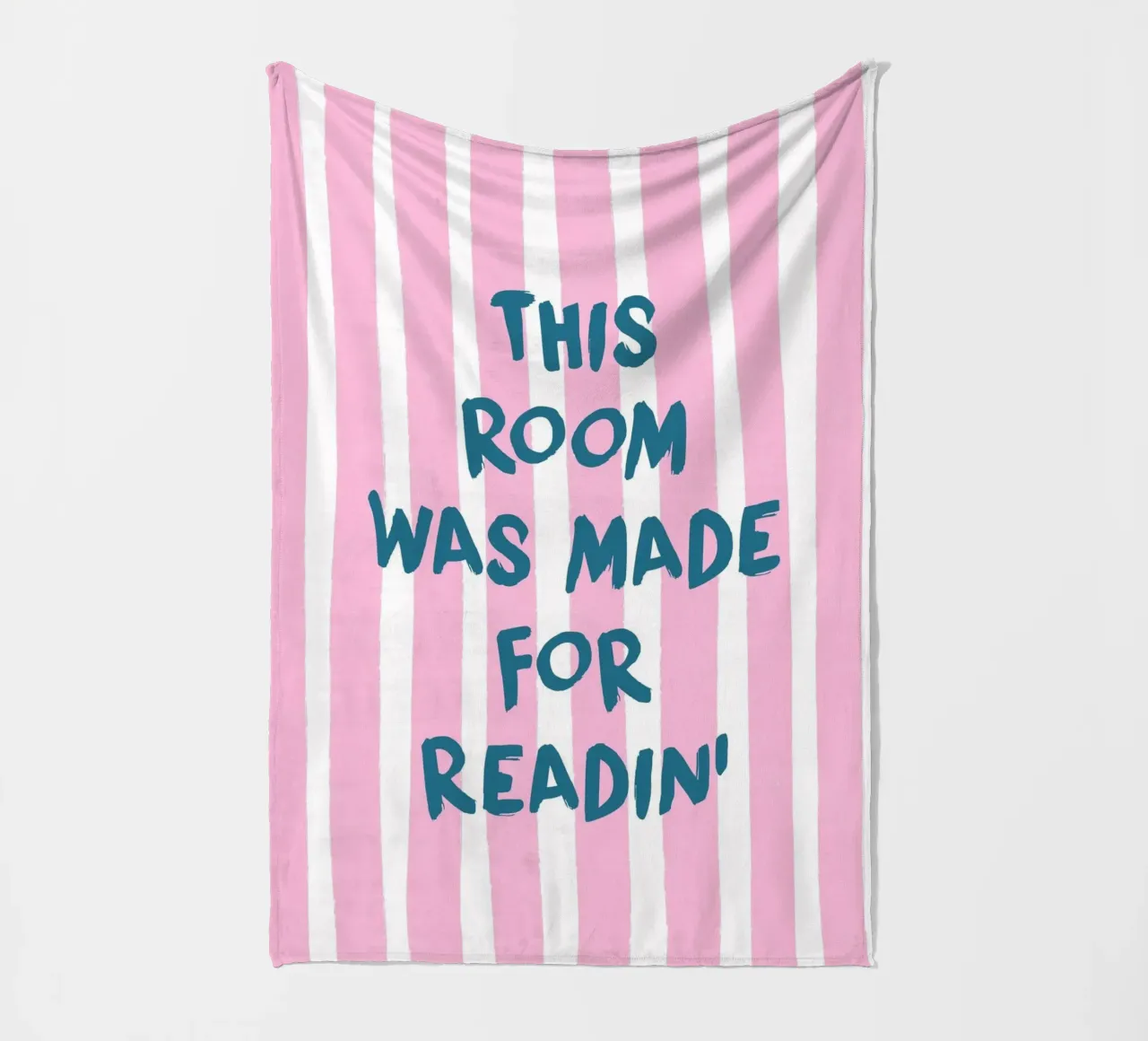 Poster rosa e blu "Questa stanza è stata fatta per leggere". coperta in pile da vintagepod