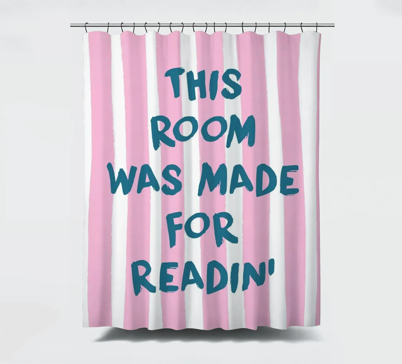 Poster rosa e blu "Questa stanza è stata fatta per leggere". tenda da doccia da vintagepod