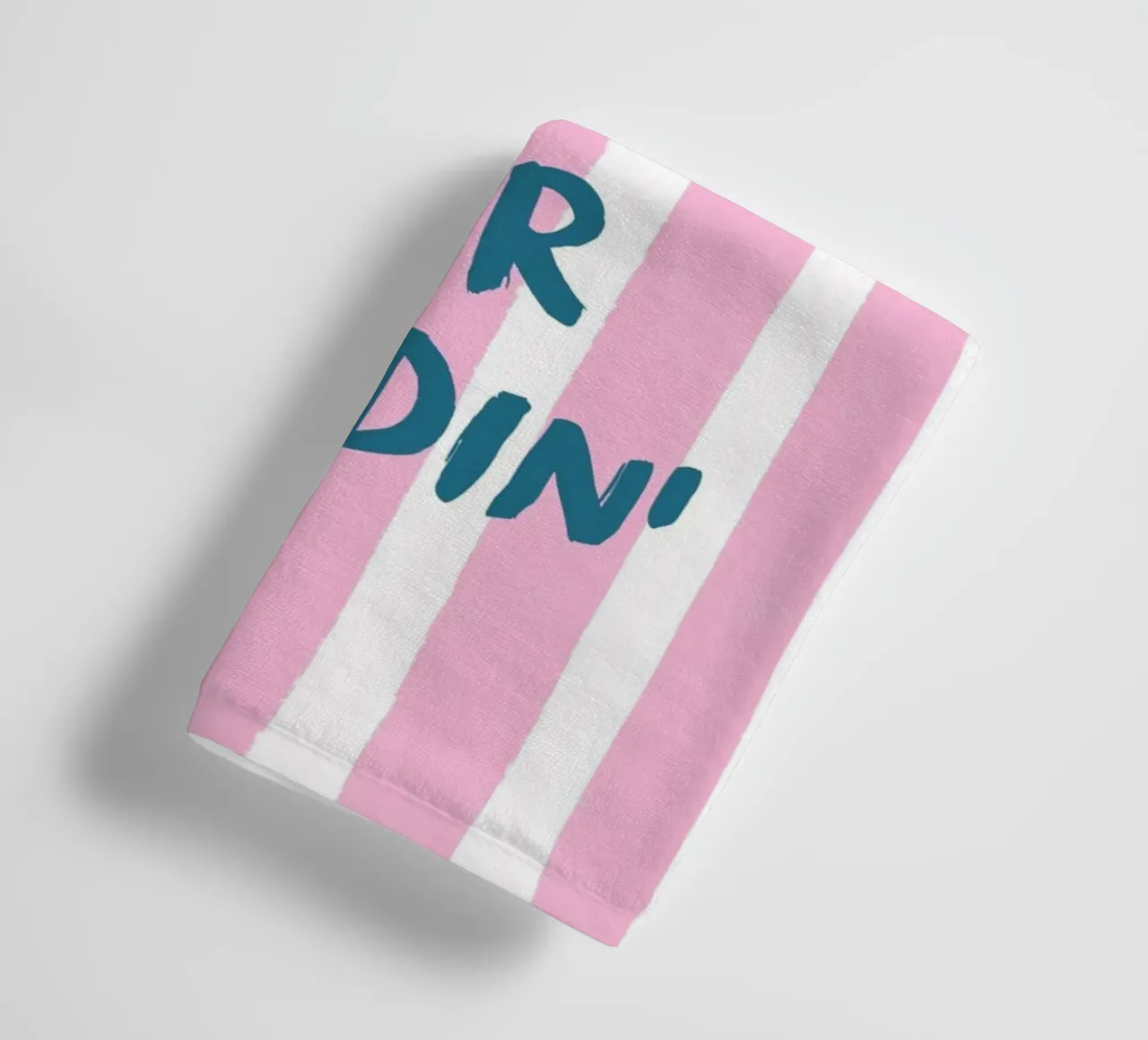 Poster rosa e blu "Questa stanza è stata fatta per leggere". asciugamano da bagno da vintagepod