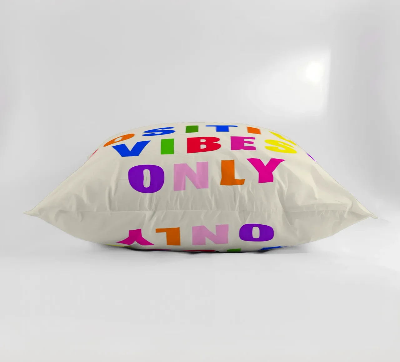 Positive Vibes Only cuscino da Attaboy Dsgn