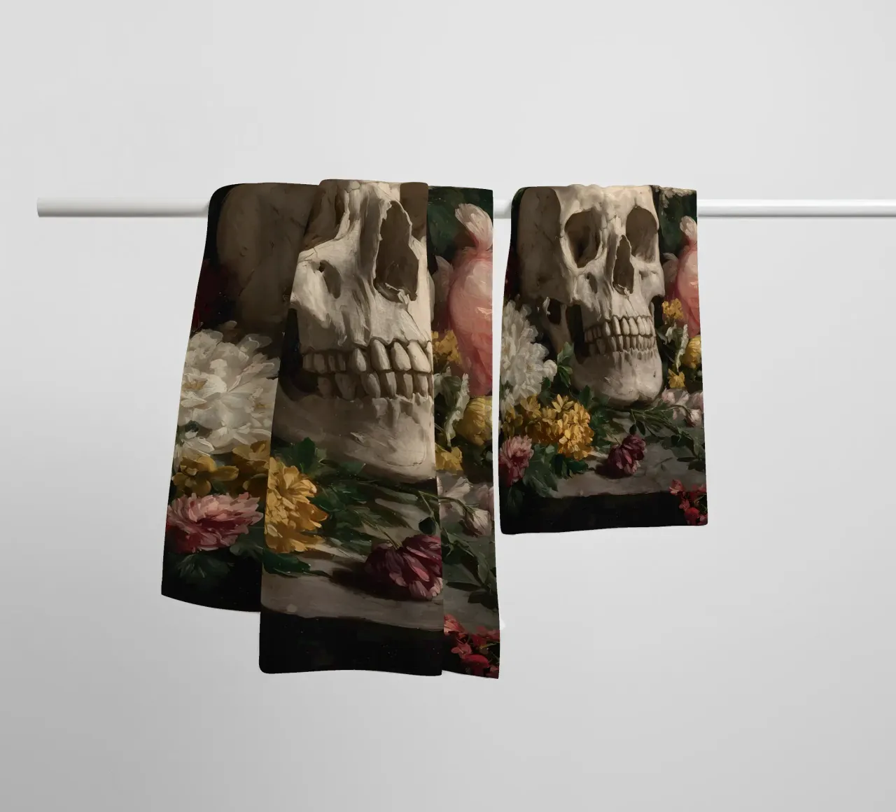 Teschio con fiori asciugamano da bagno da IamHomeStudio