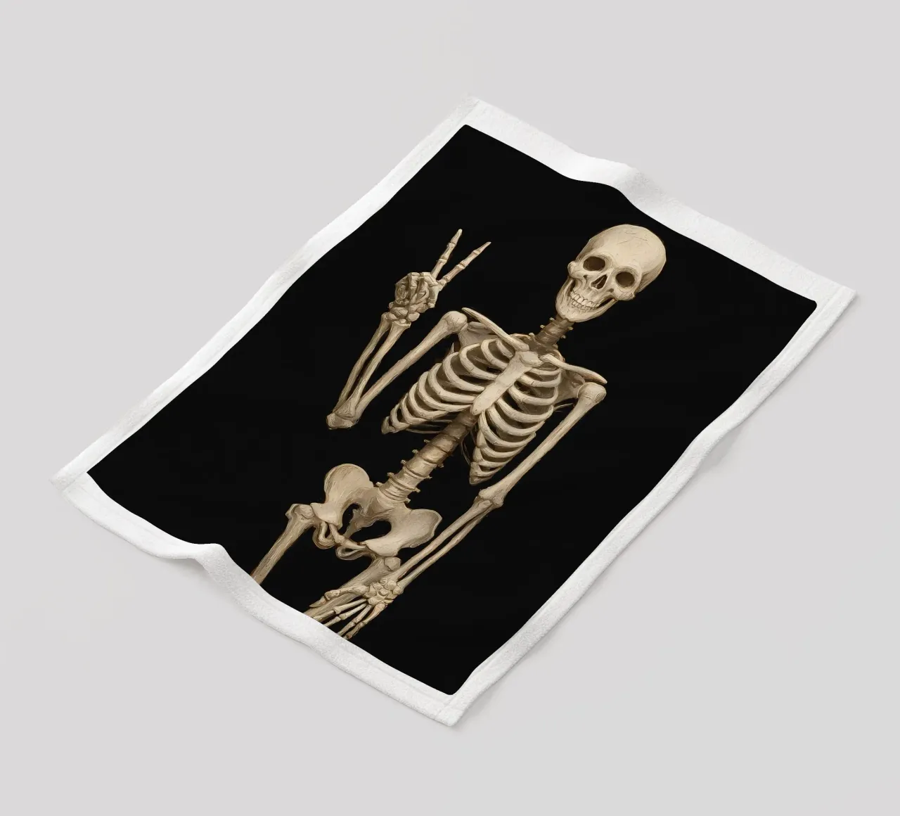 Scheletro con segno di pace coperta in pile da IamHomeStudio