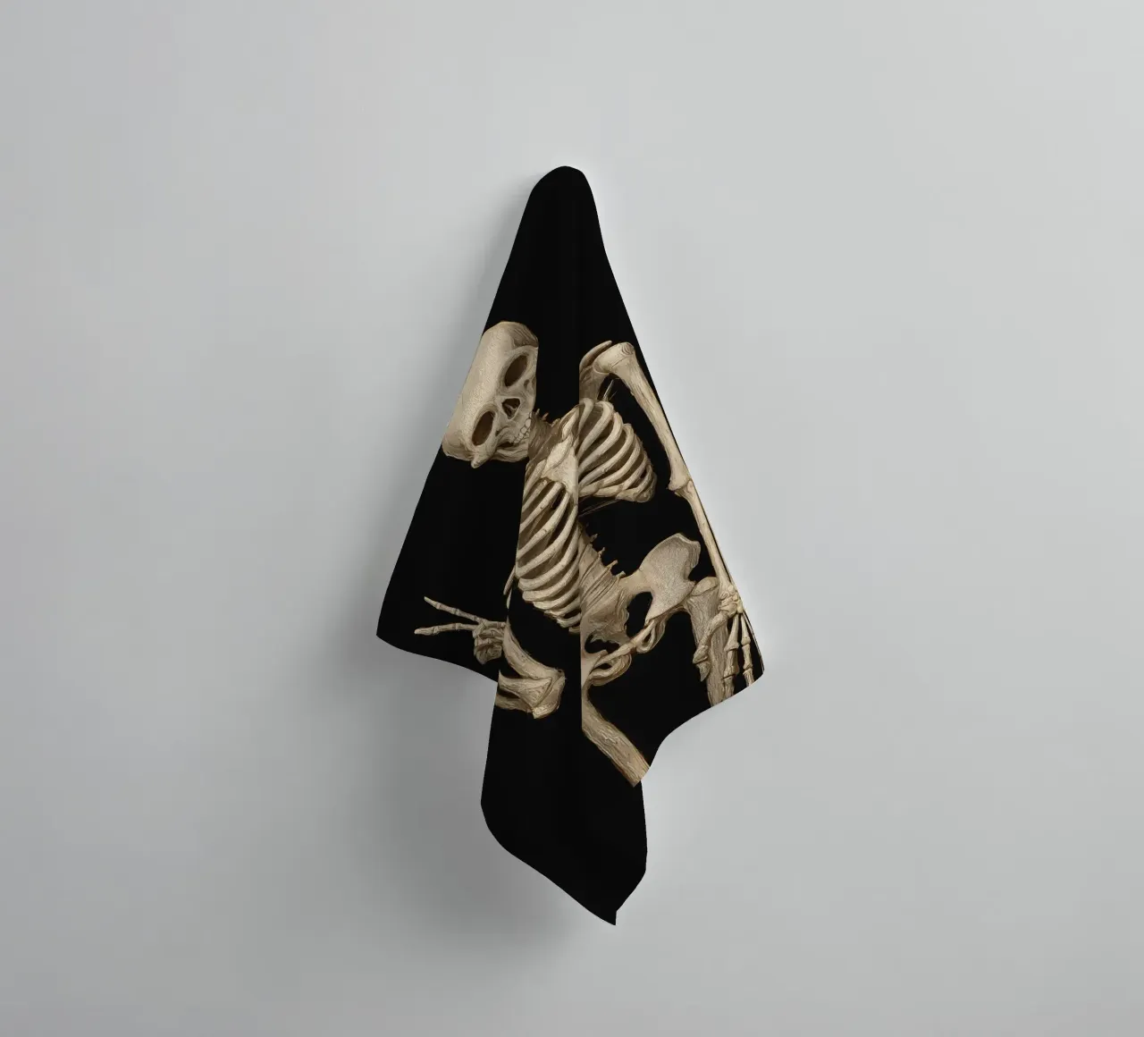 Scheletro con segno di pace asciugamano da bagno da IamHomeStudio