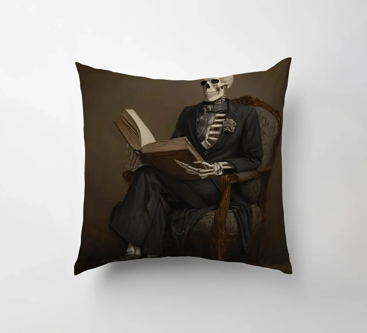 Skeleton reading a book cuscino da IamHomeStudio
