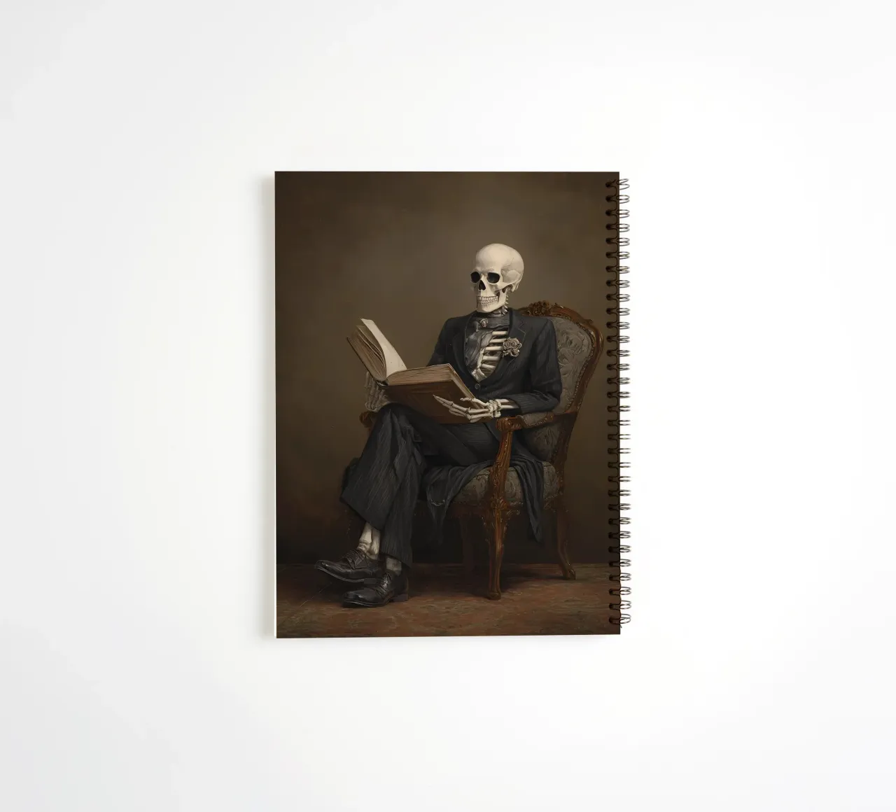 Skeleton reading a book diario ad anelli da IamHomeStudio