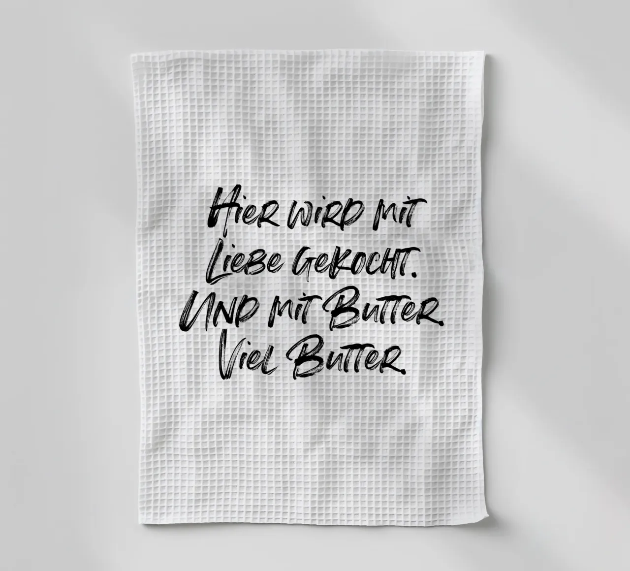 Hier wird mit Liebe gekocht. Und Butter. | minimalistic Geschirrtuch von just typo