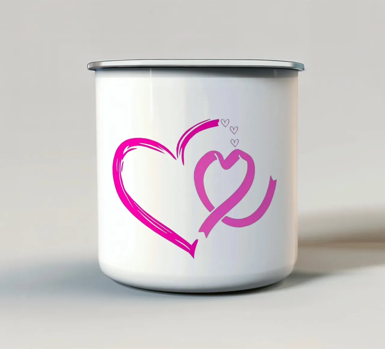 Doppi cuori rosa intrecciati tazza in smalto da Inspired By Sophie
