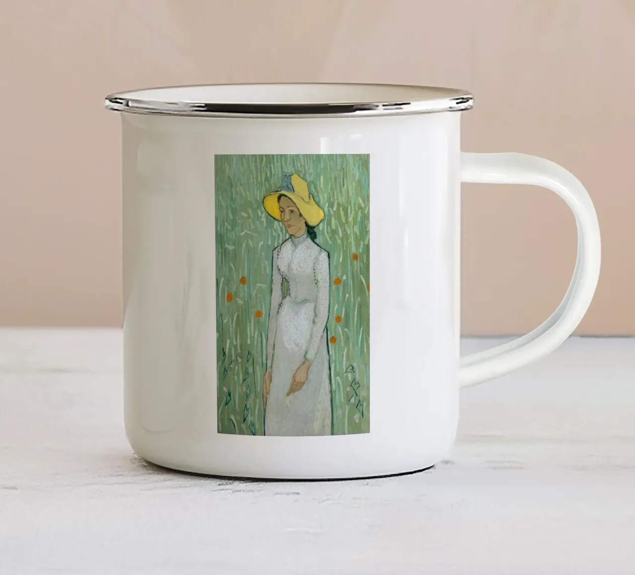 donna in abito bianco tazza in smalto da cloud shop