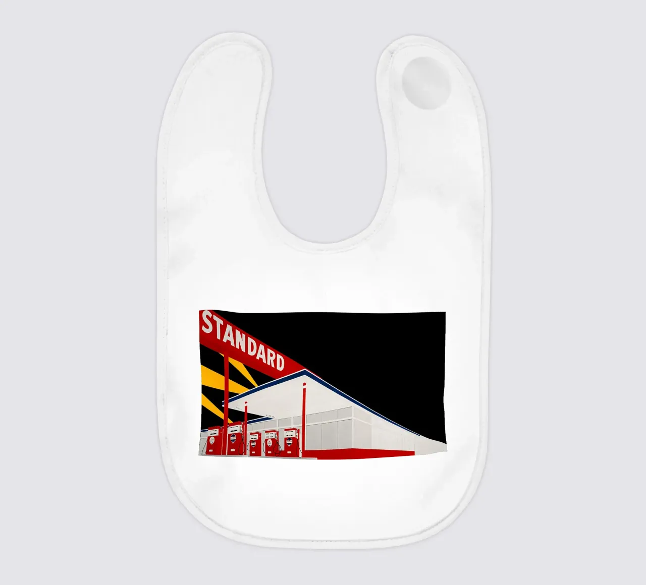 Ed Ruscha Stazione standard di Amarilo Texas bavaglino da Marcobarshop