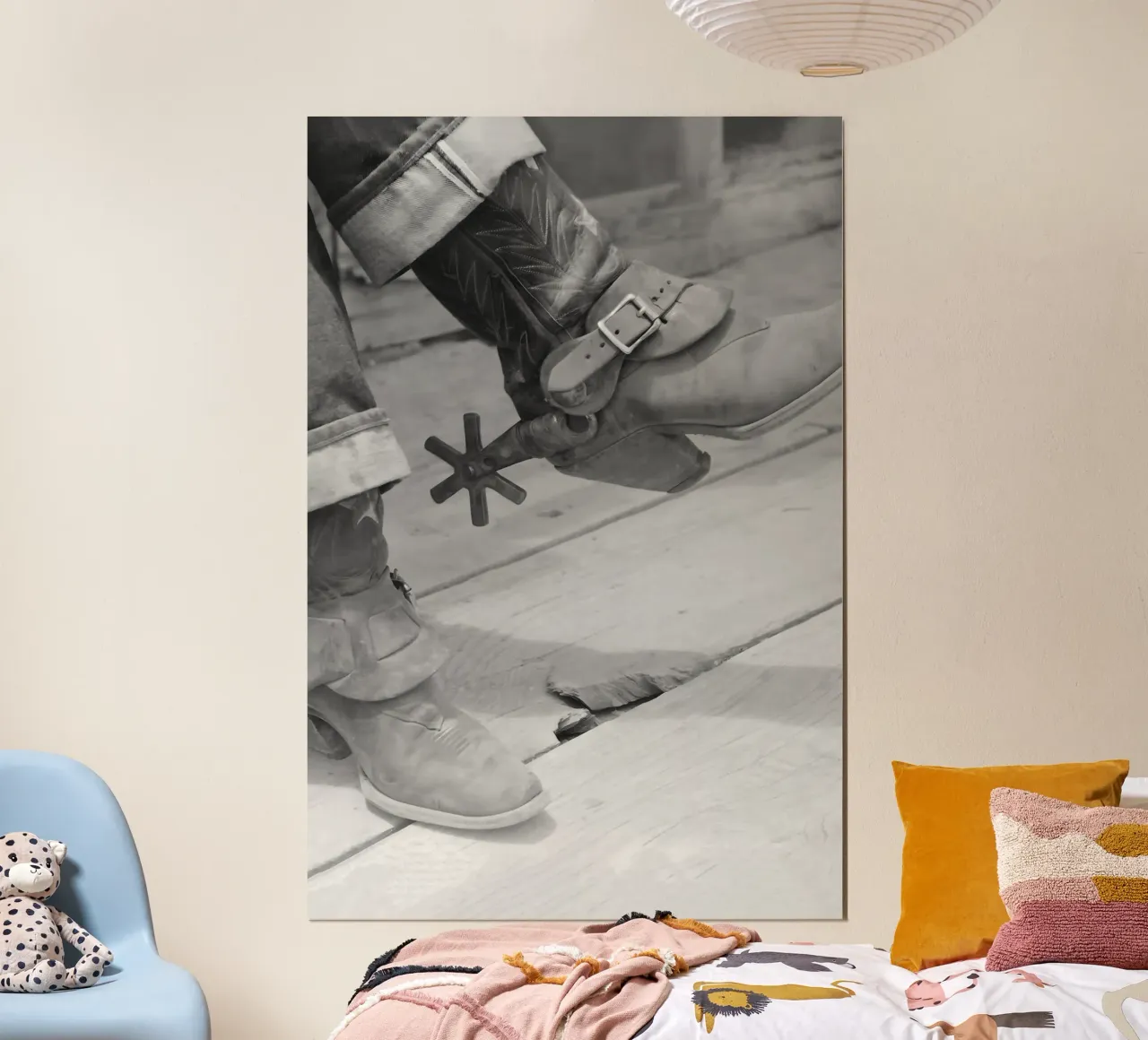 Stivali da cowboy con speroni, foto d'epoca in bianco e nero poster con telaio in legno da Vibrant Vintage Prints
