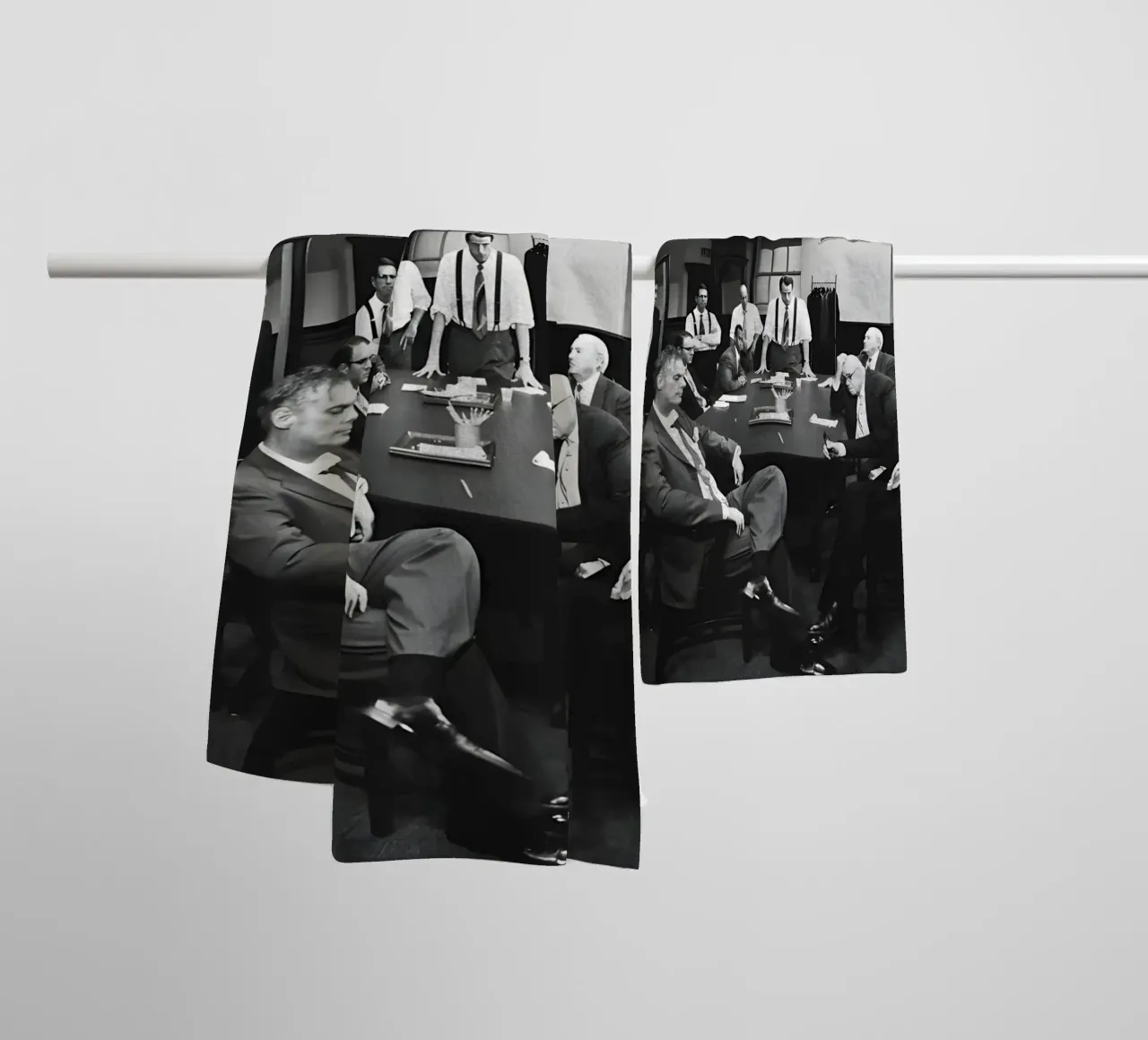 Twelve Angry Men asciugamano da bagno da Low poly art