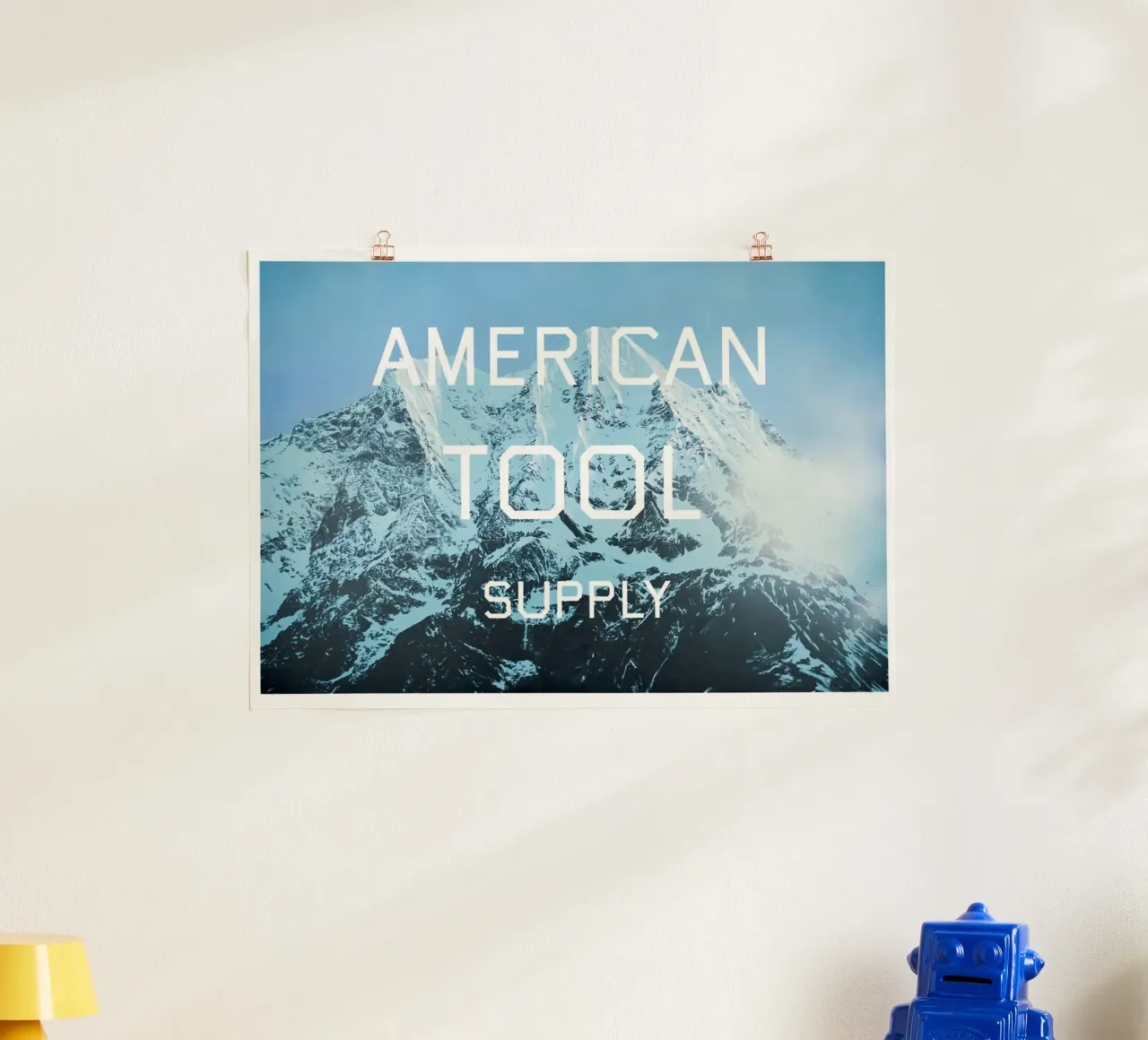 Ed Ruscha American Tool Supply poster con telaio in legno da Marcobarshop