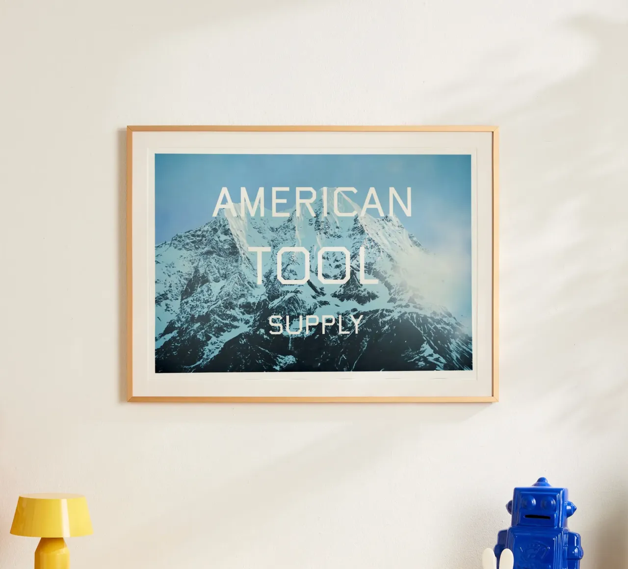 Ed Ruscha American Tool Supply poster con telaio in legno da Marcobarshop